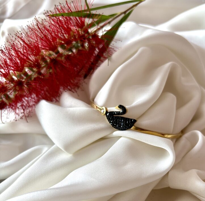 Swan Black Stone Bracelet - Image 2